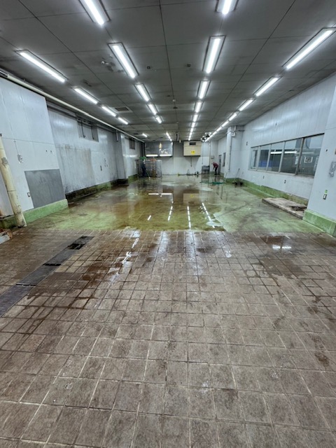 小田原市酒匂の会社様より、倉庫の片付けと買取のご依頼をいただきました。